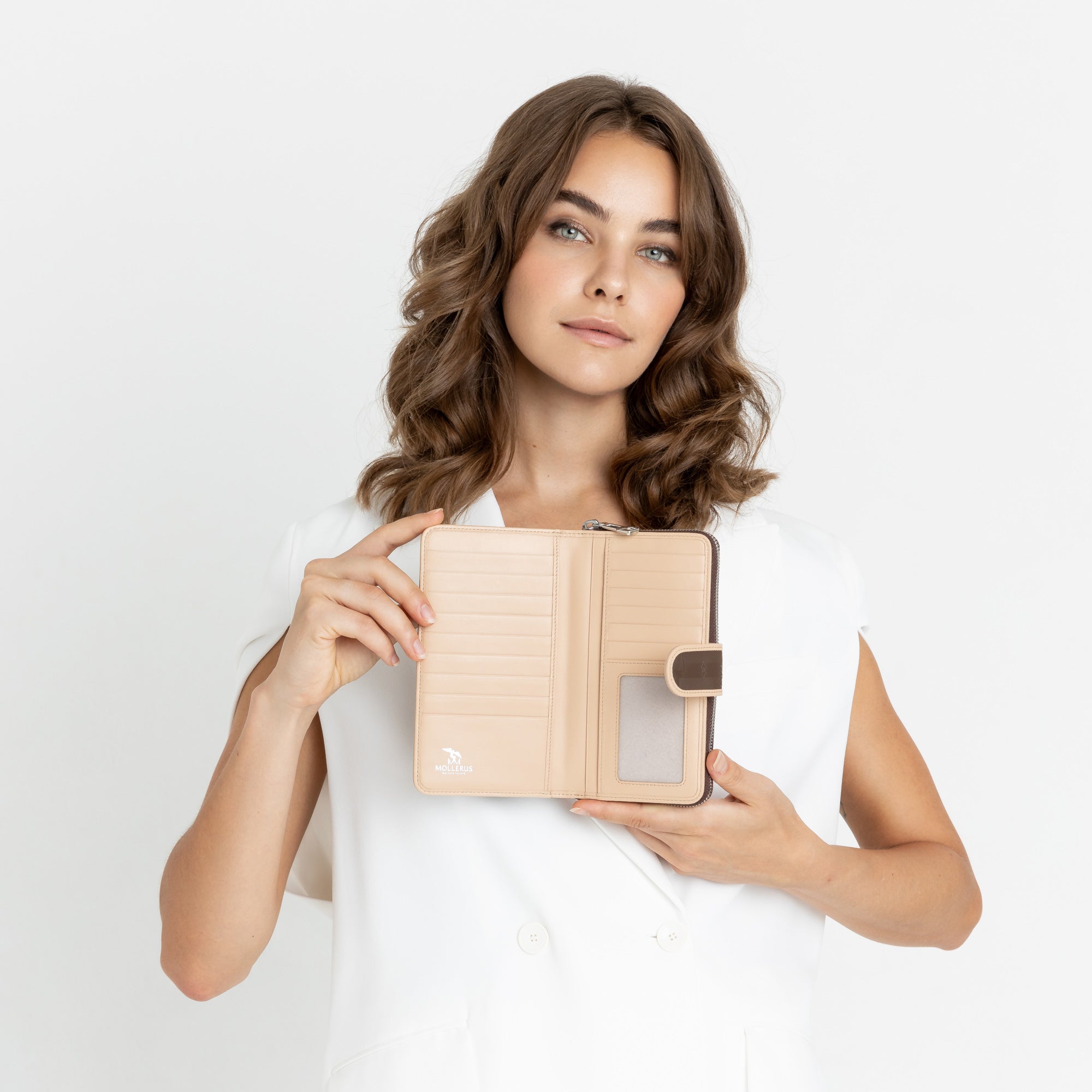 MATTERHORN | Portemonnaie terra braun/honey - on body 1