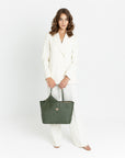 BERN | Shopper olive grün/gold - fullbody