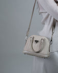OETWIL | Handtasche pearl weiss/silber - on body