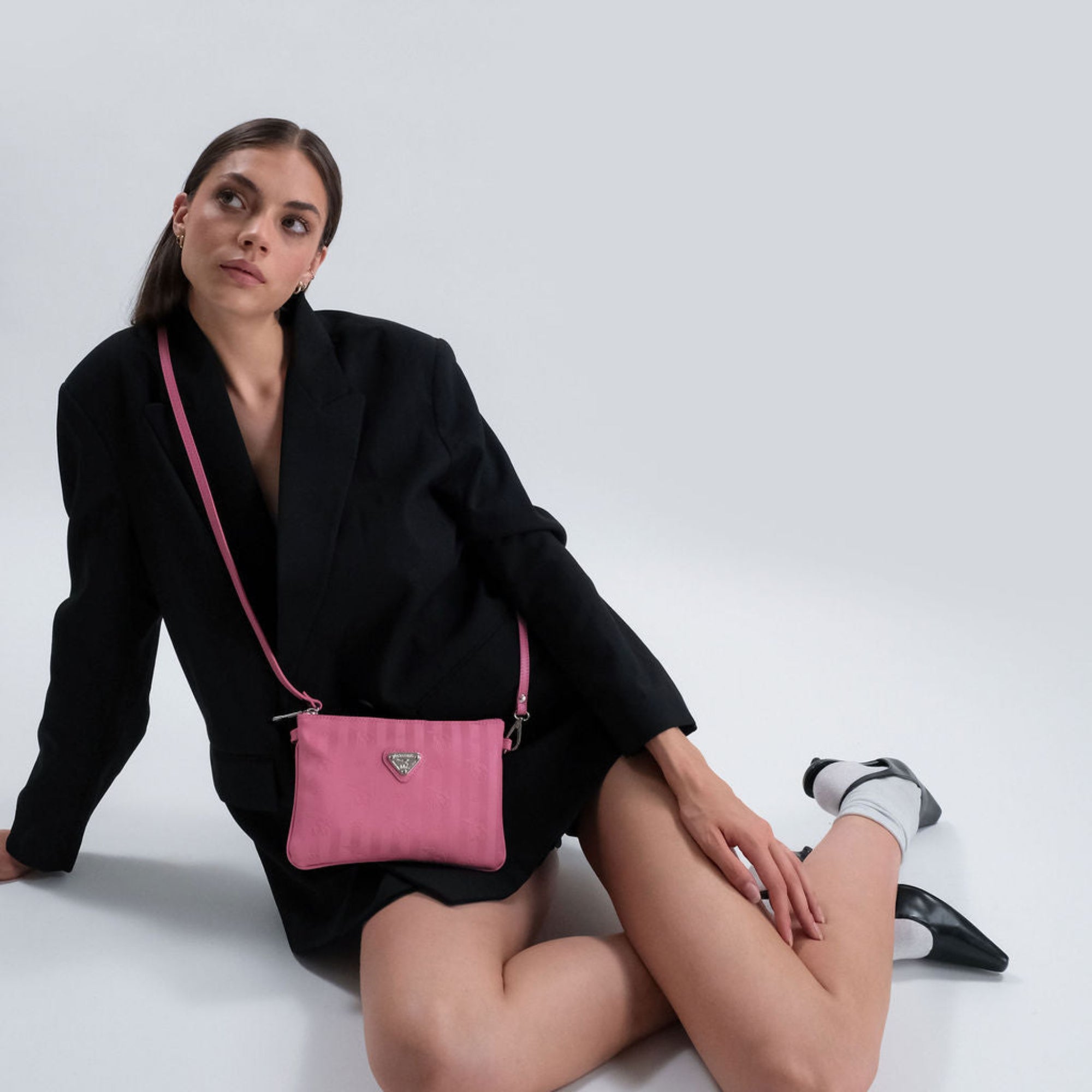 TAMINS | Umhängetasche bubble pink/silber - on body