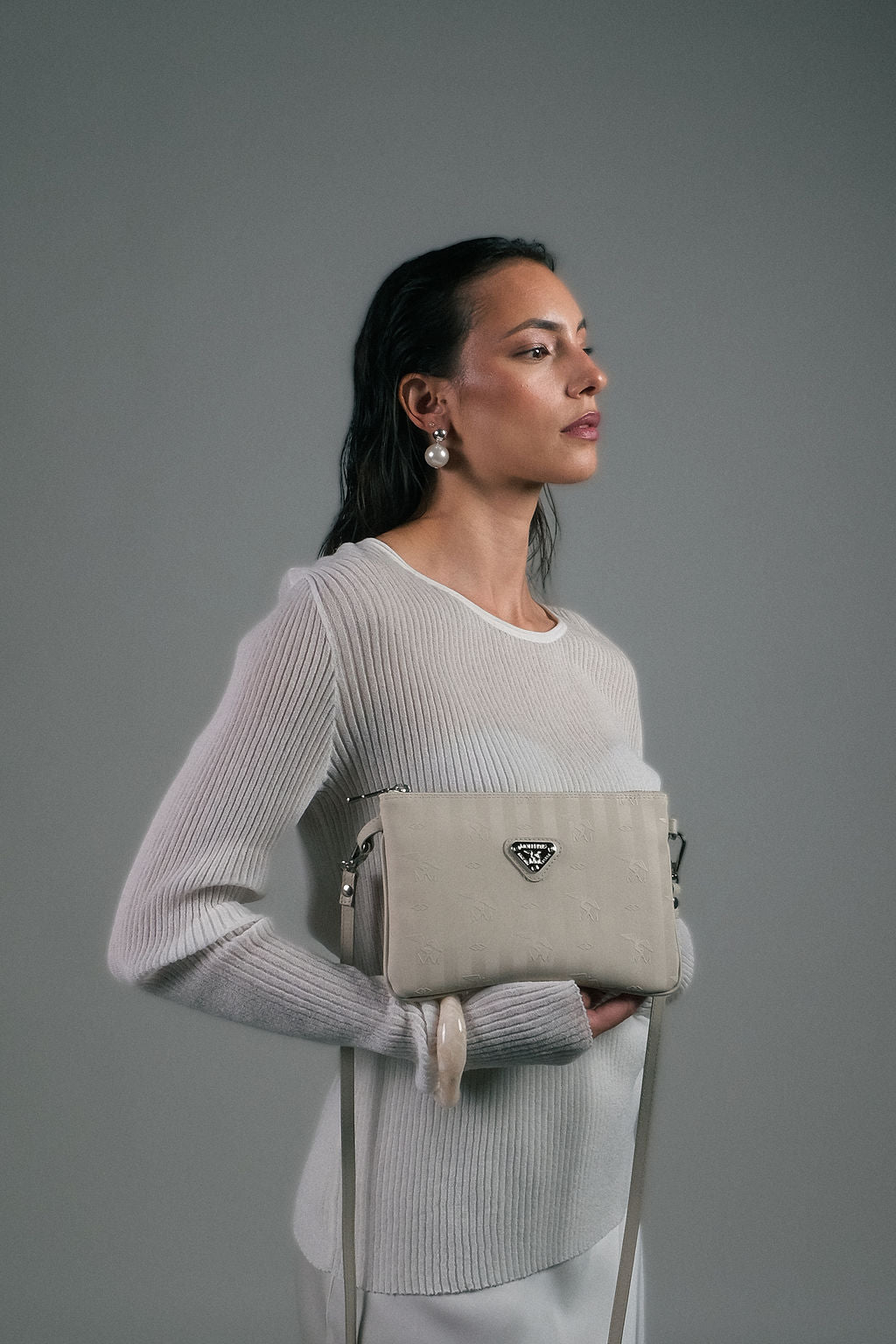 TAMINS | Umhängetasche pearl weiss/silber - On body
