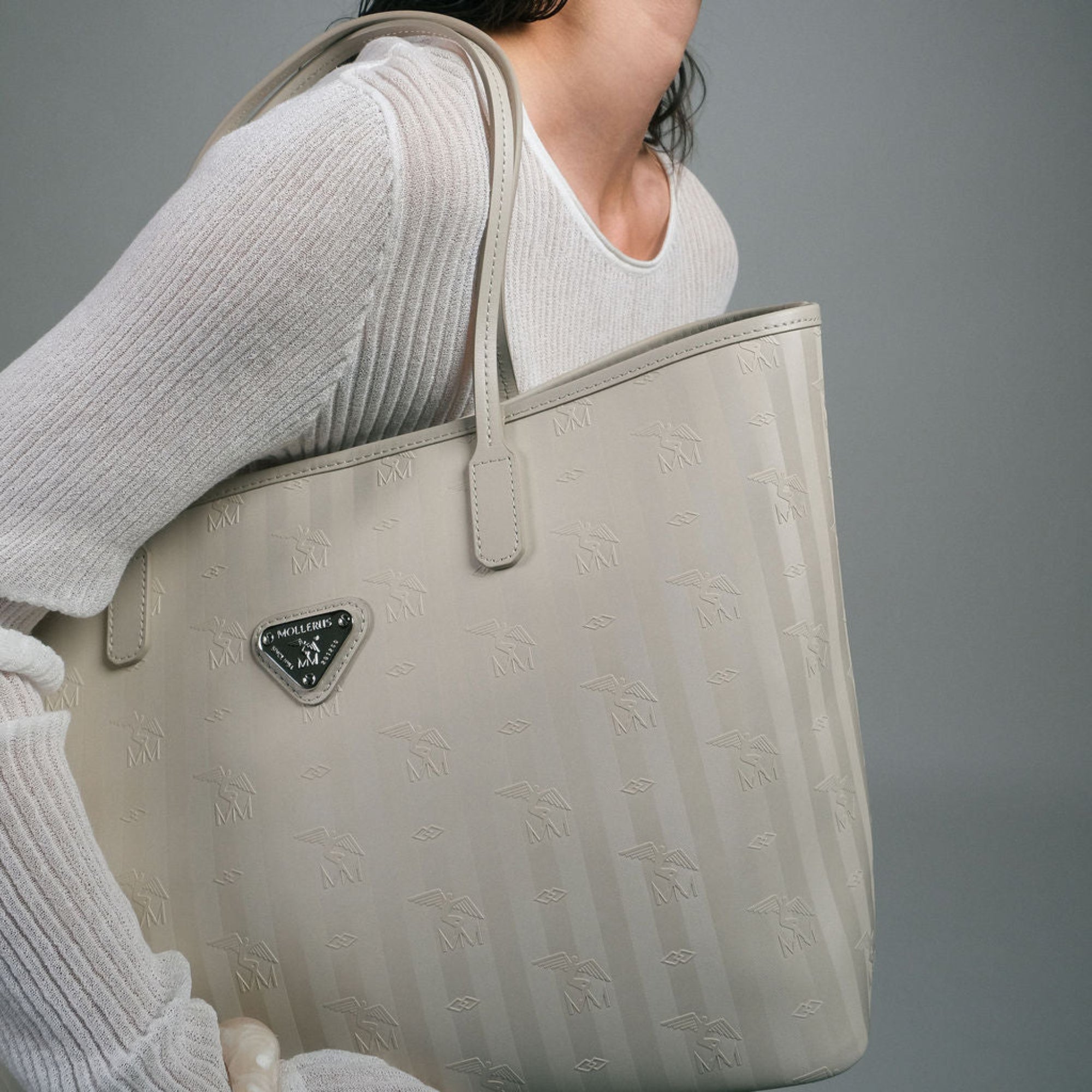 BERN | Shopper pearl weiss/silber - on body