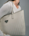 BERN | Shopper pearl weiss/silber - on body