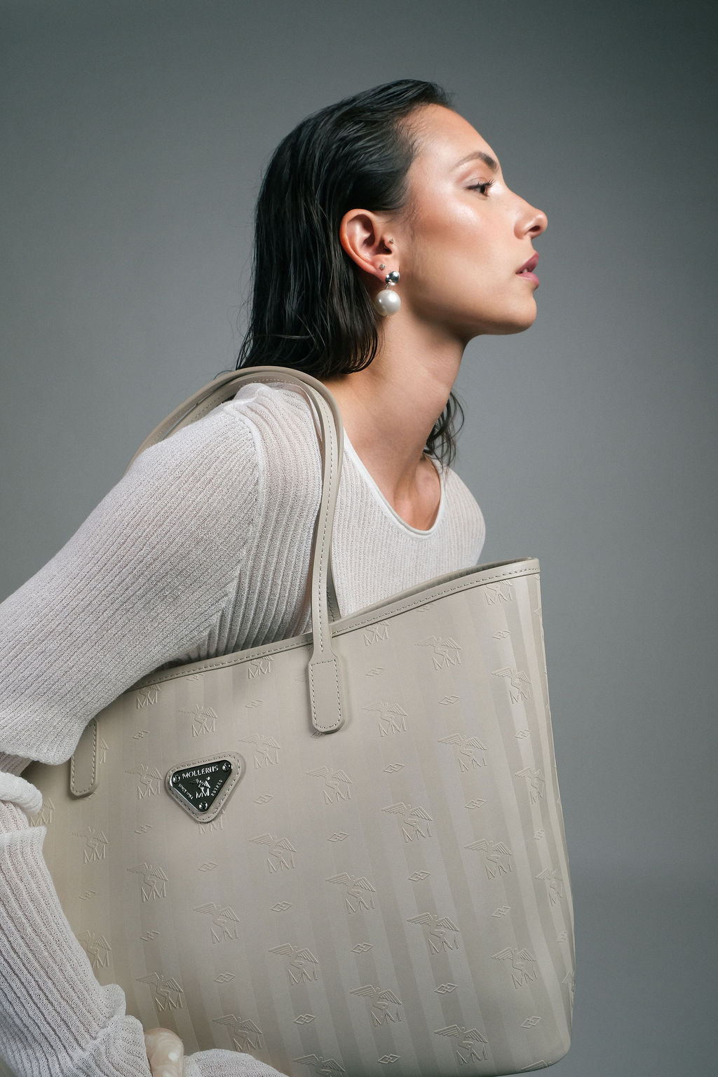 BERN | Shopper pearl weiss/silber - on body