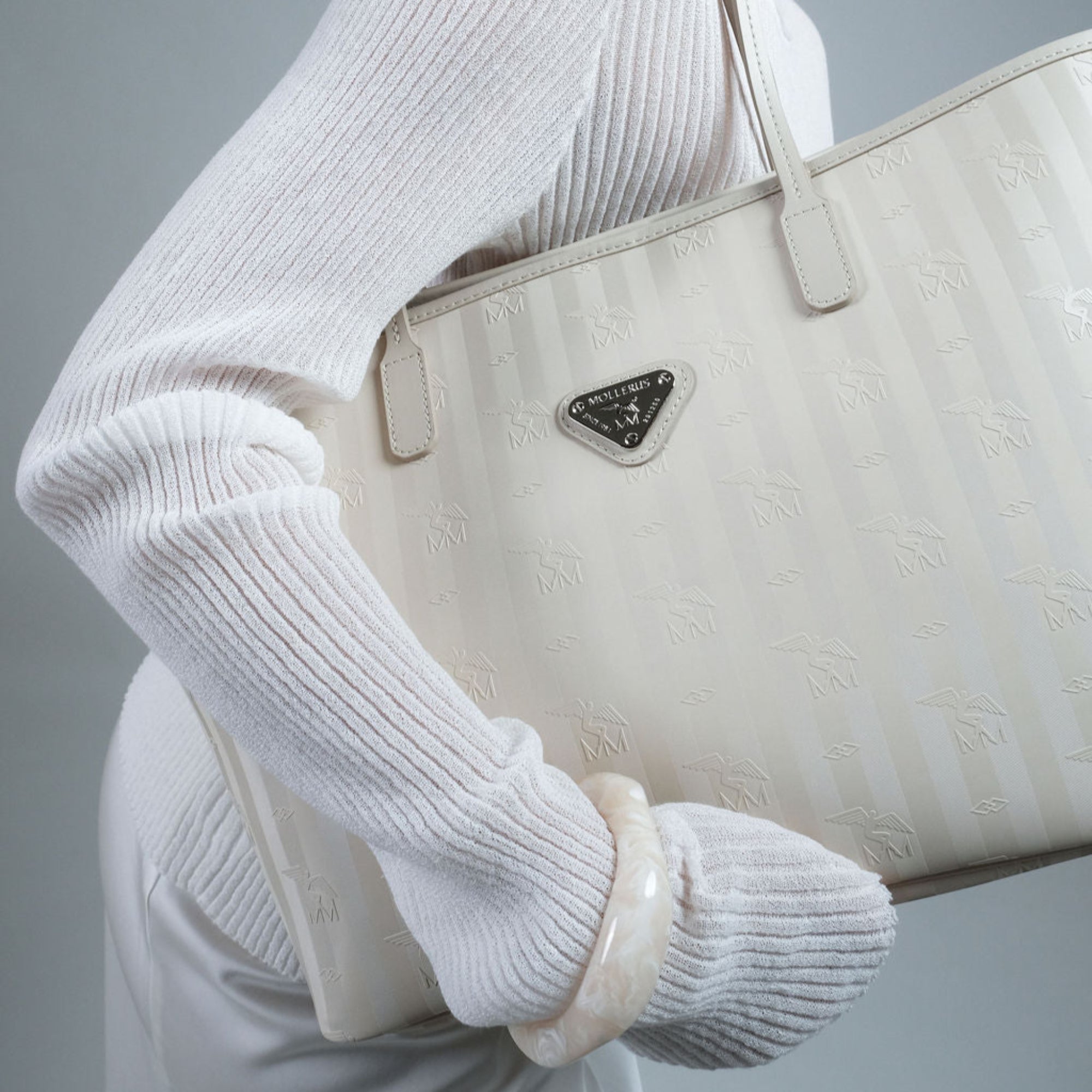 BERN | Shopper pearl weiss/silber - on body