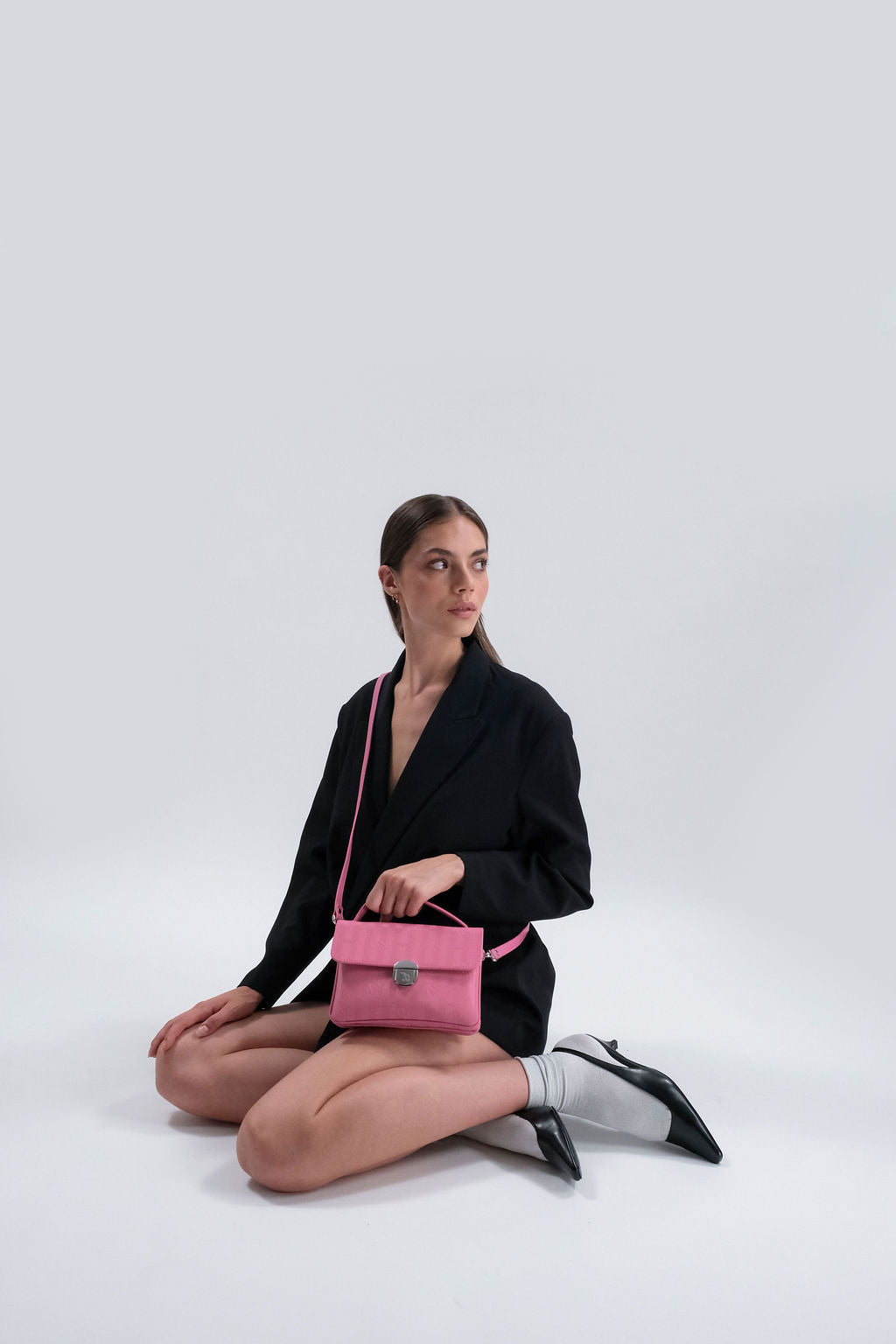 SIGNAU | Umhängetasche bubble pink/silber - on body