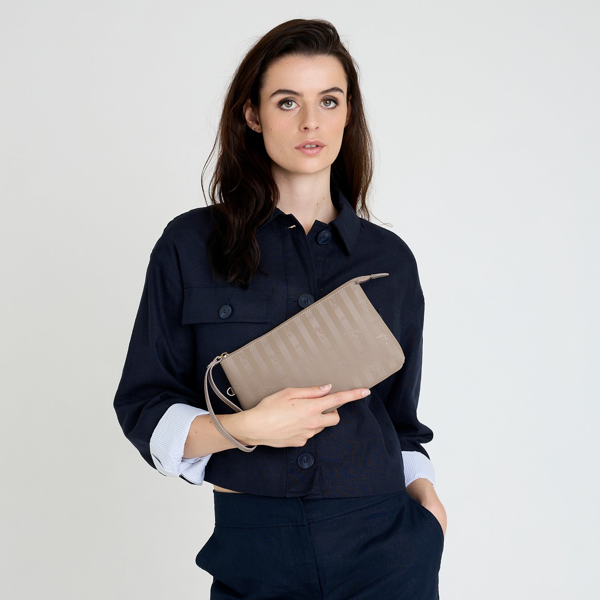PIZOL | Necessaire taupe grau/gold - ON BODY