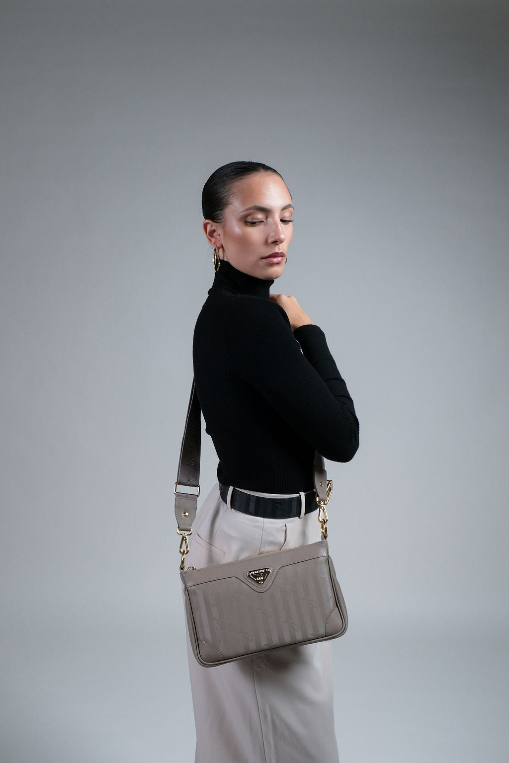 FLUMS | Crossover taupe grey/gold