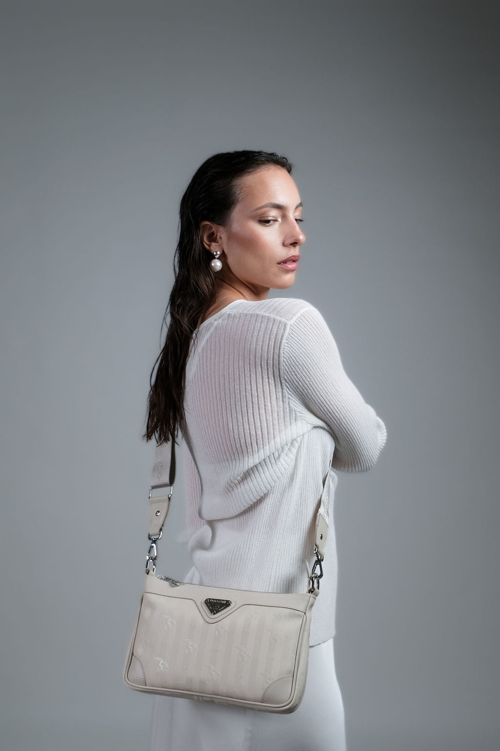 FLUMS | Umhängetasche pearl weiss/silber - frontal