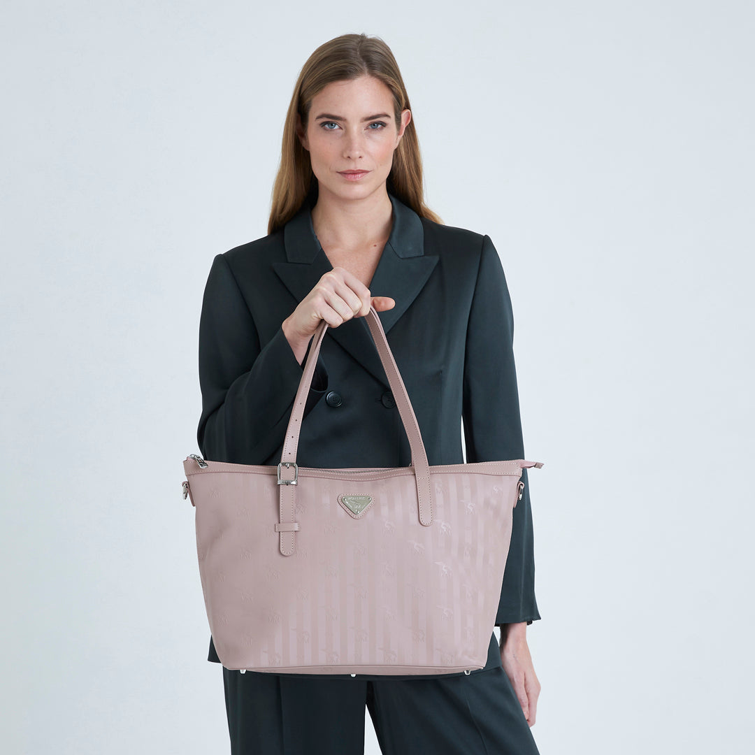 GISWIL | Shopper soft rosé/silber - ON BODY