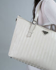 GISWIL | Shopper avec fermeture éclair blanc perle/argent