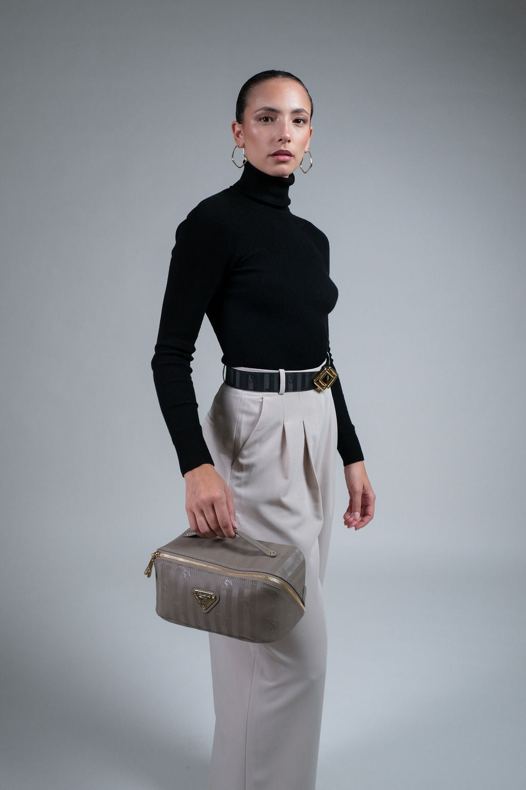 SERVAZ | Necessaire taupe grau/gold - front