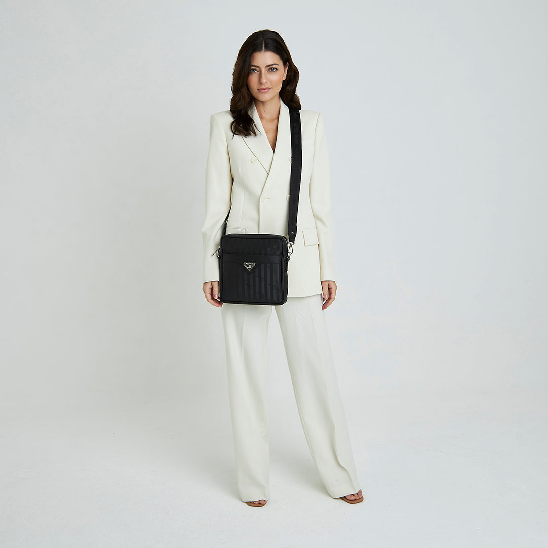 CRESSIER | Schultertasche classic schwarz/silber - FULL BODY