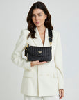 NOVILLE | Umhängetasche classic schwarz/gold - ON BODY