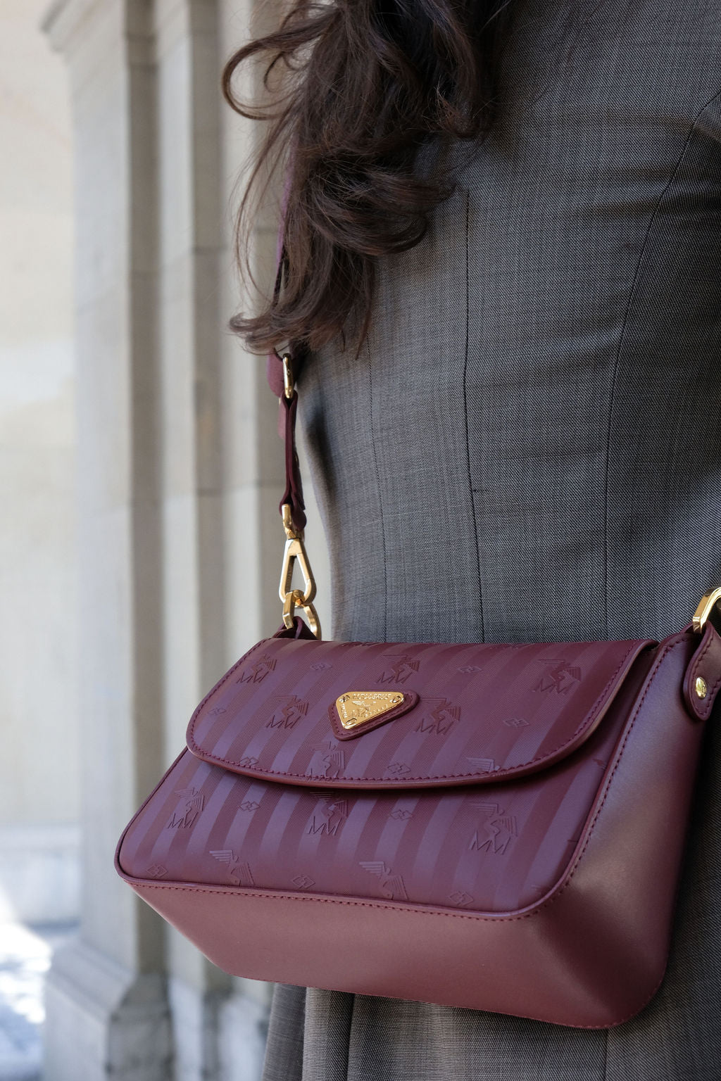NOVILLE | Umhängetasche antik rot/gold