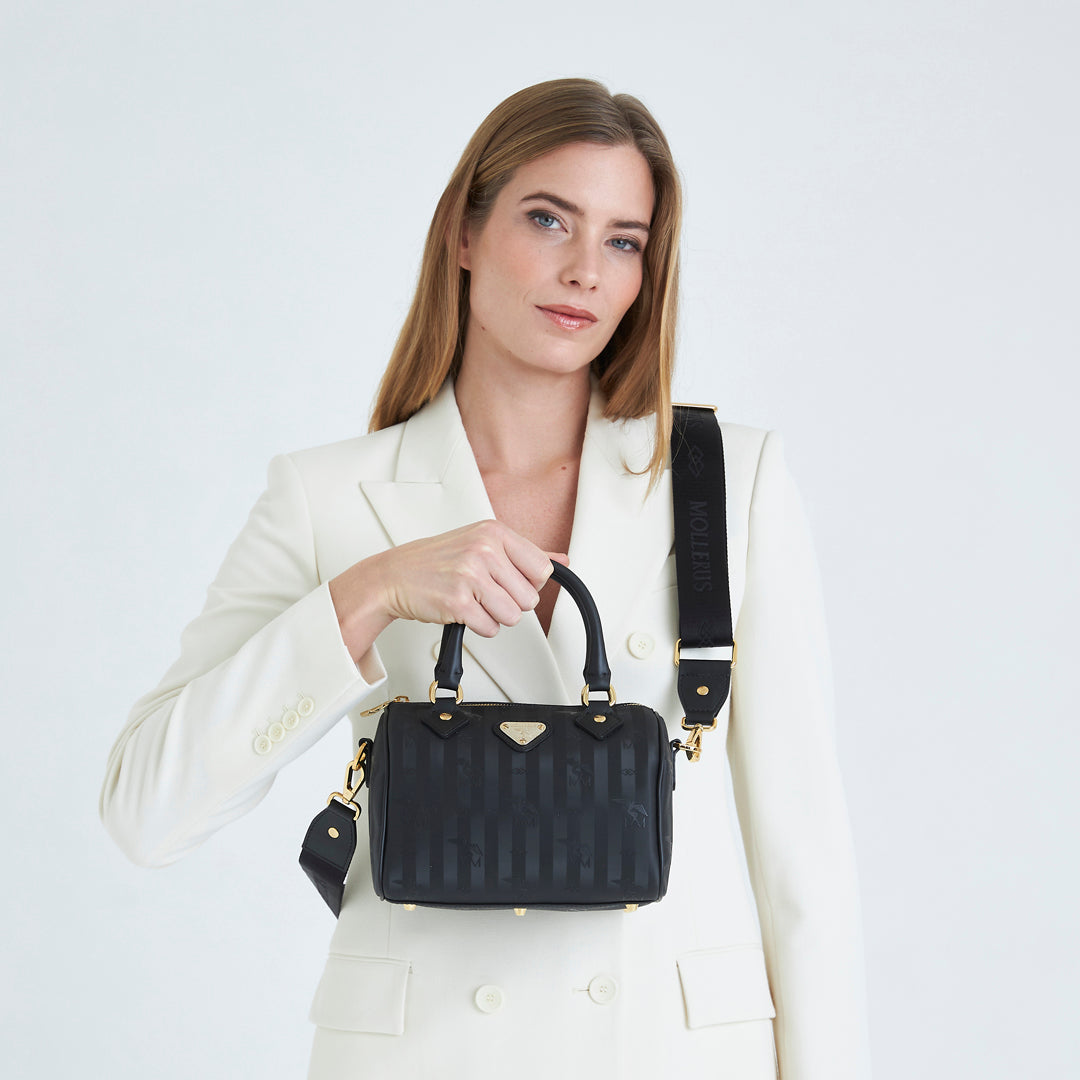 AVERS | Handtasche classic schwarz/gold - ON BODY