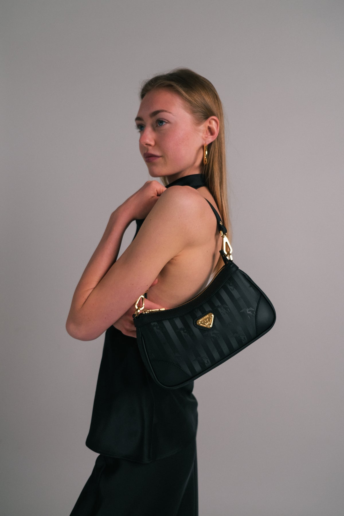 MOIRY | Shoulder bag classic black/gold