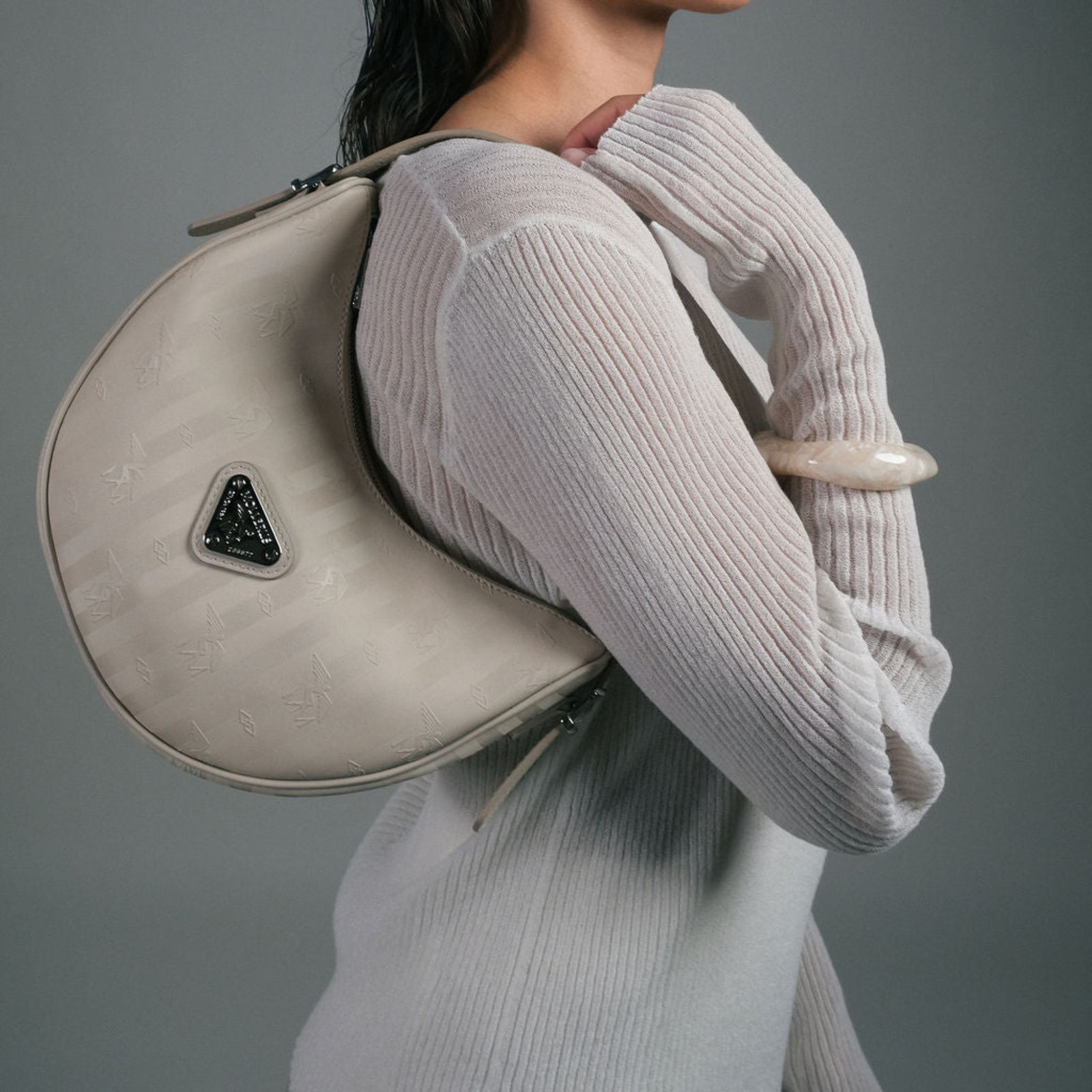 EMMEN | Shoulder bag pearl white/silver