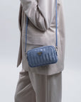 RIVAZ | Umhängetasche metallic silber/sky - onbody