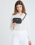 RIVAZ | Umhängetasche classic schwarz/gold - ON BODY