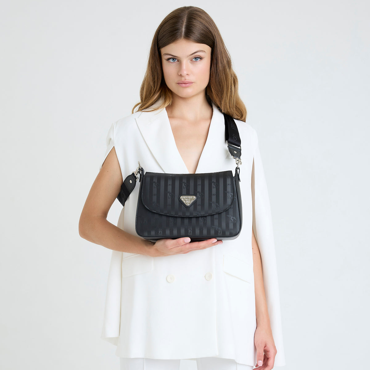 MONNAZ | Shoulder bag classic black/silver