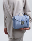 MEYRIN | Umhängetasche metallic silber/sky - onbody