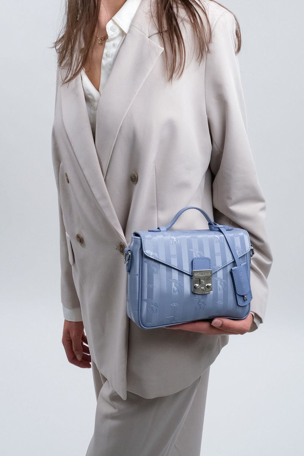 MEYRIN | Umhängetasche metallic silber/sky - onbody