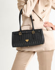 RUE | Schultertasche classic schwarz/gold - detail