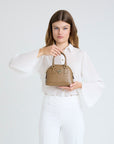 OETWIL | Umhängetasche stampato moos braun/gold - ON BODY