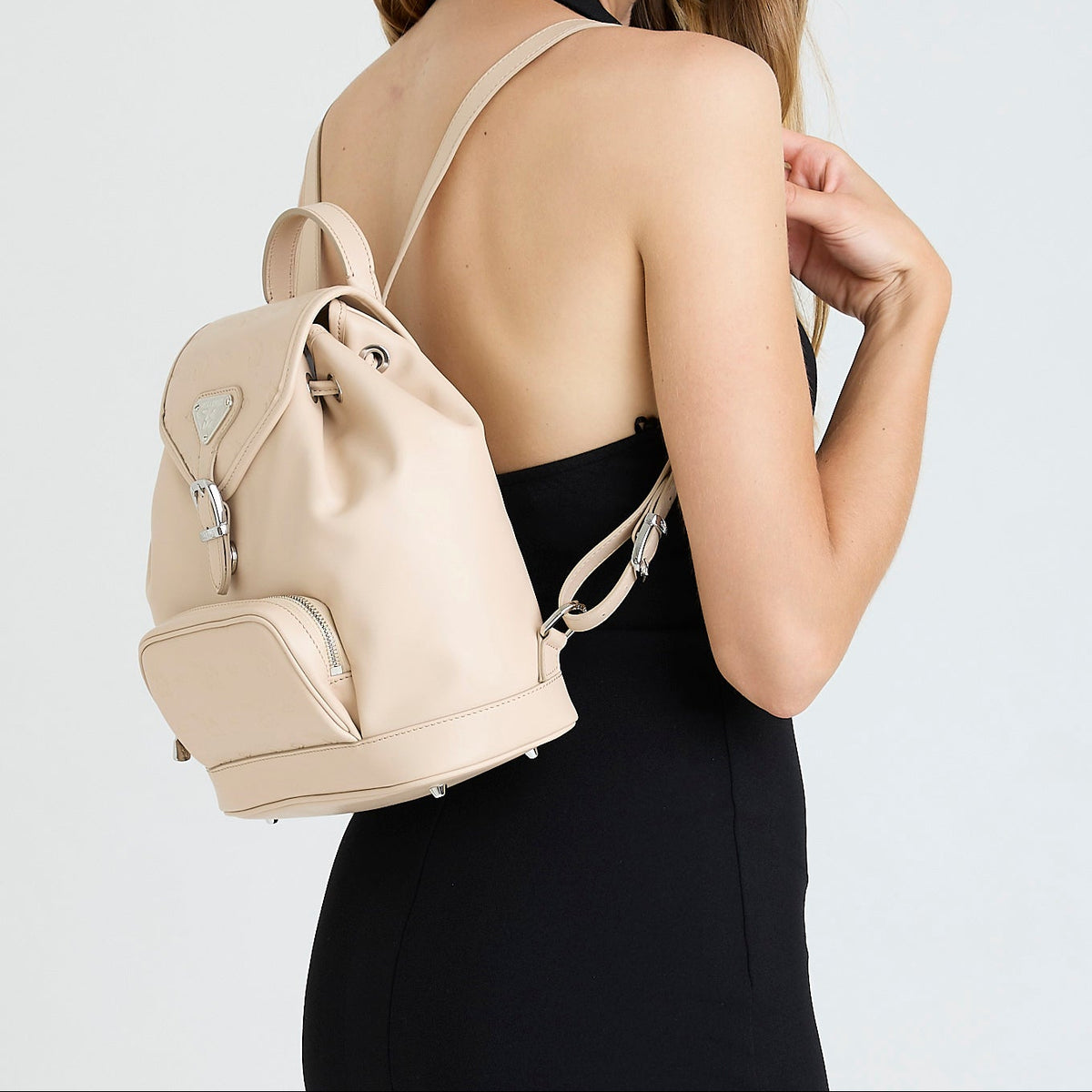 BRUGG | Rucksack Stampato vanilla beige/silber – getragen