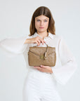 MARLY | Umhängetasche stampato moos braun/gold - ON BODY