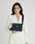 MELIDE | Umhängetasche Velour space blau/silber - ON BODY