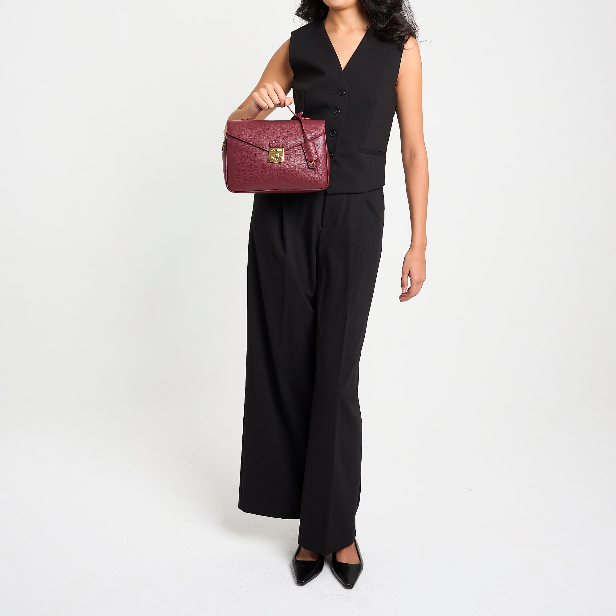MARLY | Umhängetasche Kalbsleder antik rot/gold - on body