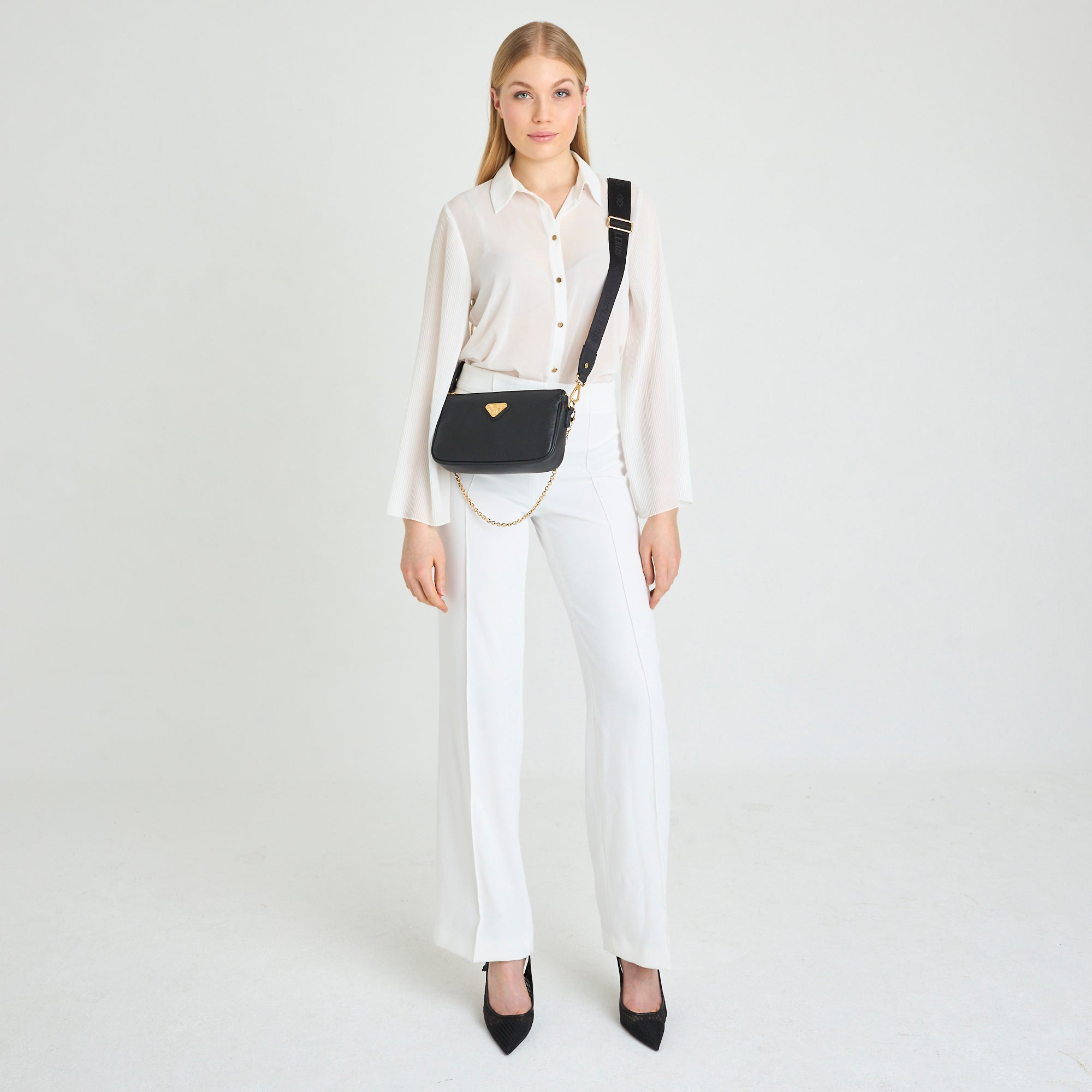 ZELL| Umhängetasche Kalbsleder schwarz/gold - on body