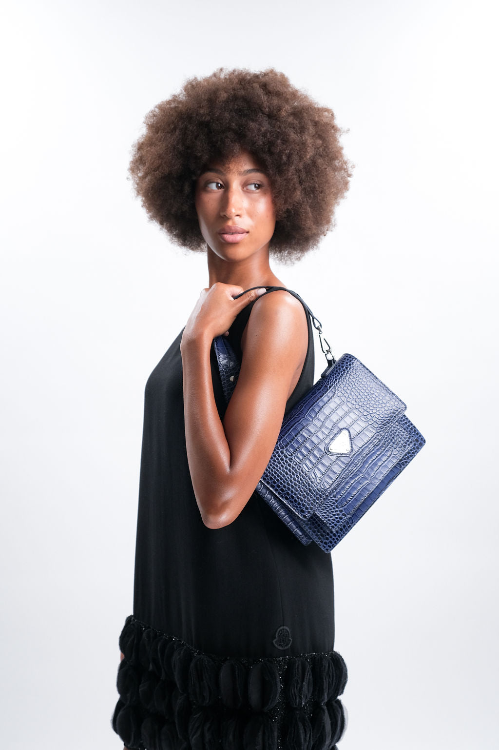 FEY | Schultertasche Croco sapphire blau/silber
