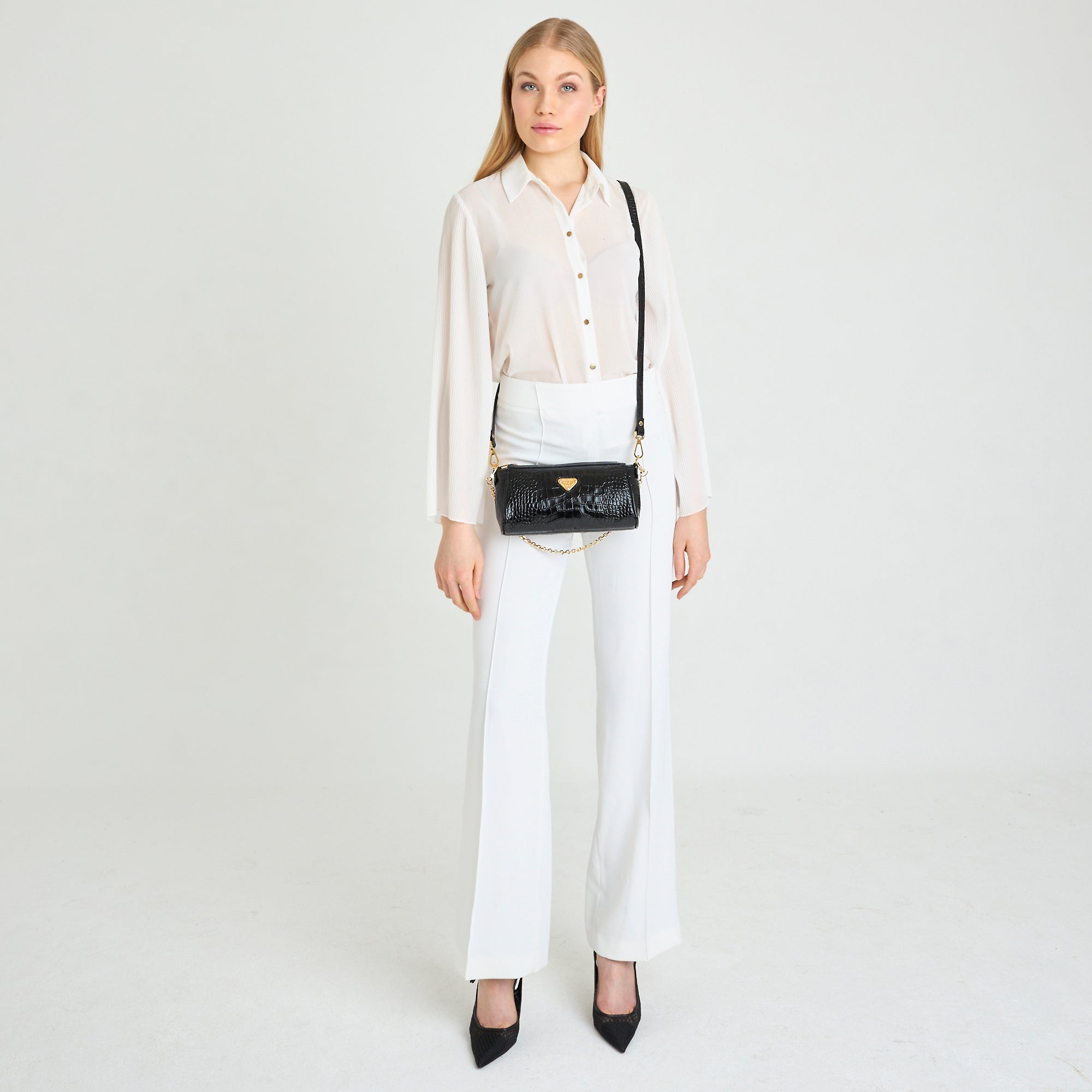 ANDEER | Clutch Croco schwarz/gold - full body