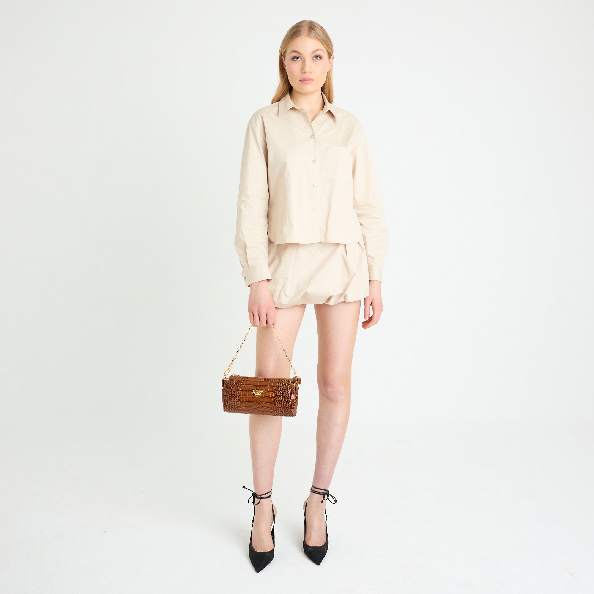ANDEER | Clutch Croco honey braun/gold - on body