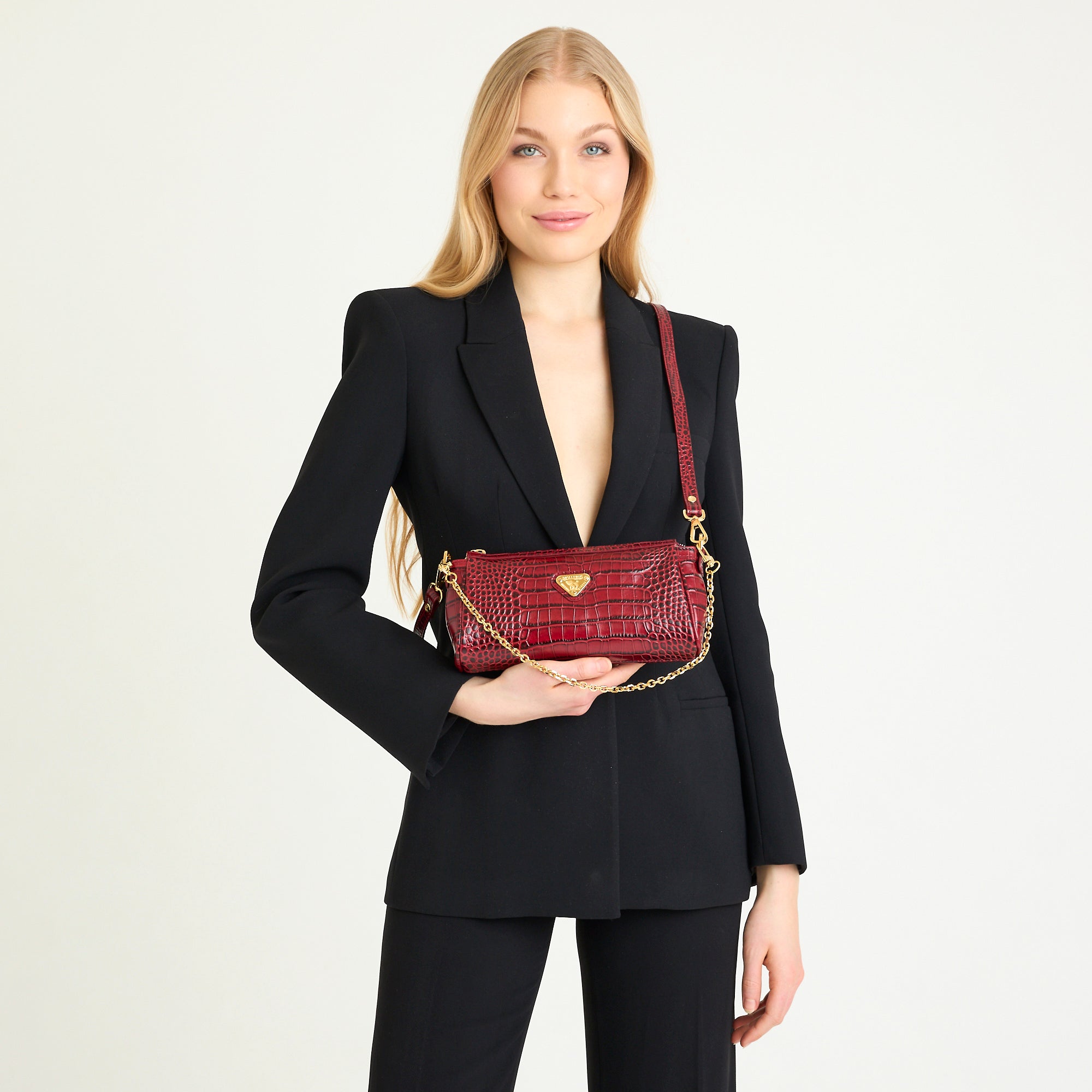 ANDEER | Clutch Croco antik rot/gold - on body