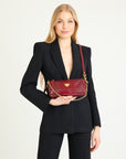 ANDEER | Clutch Croco antik rot/gold - on body