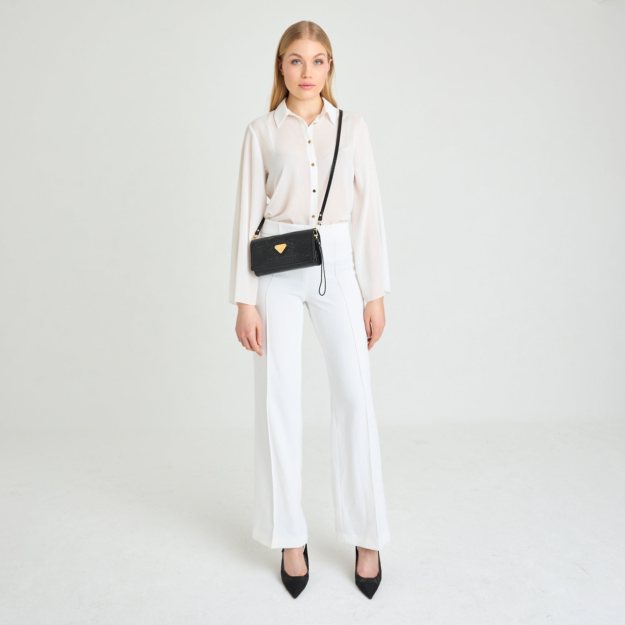 FRESENS | Clutch Croco schwarz/gold - frontal - on body