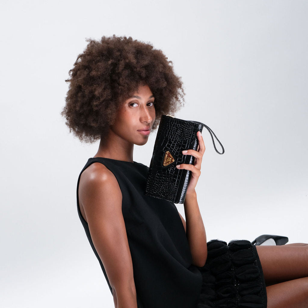 FRESENS | Clutch Croco schwarz/gold - on body