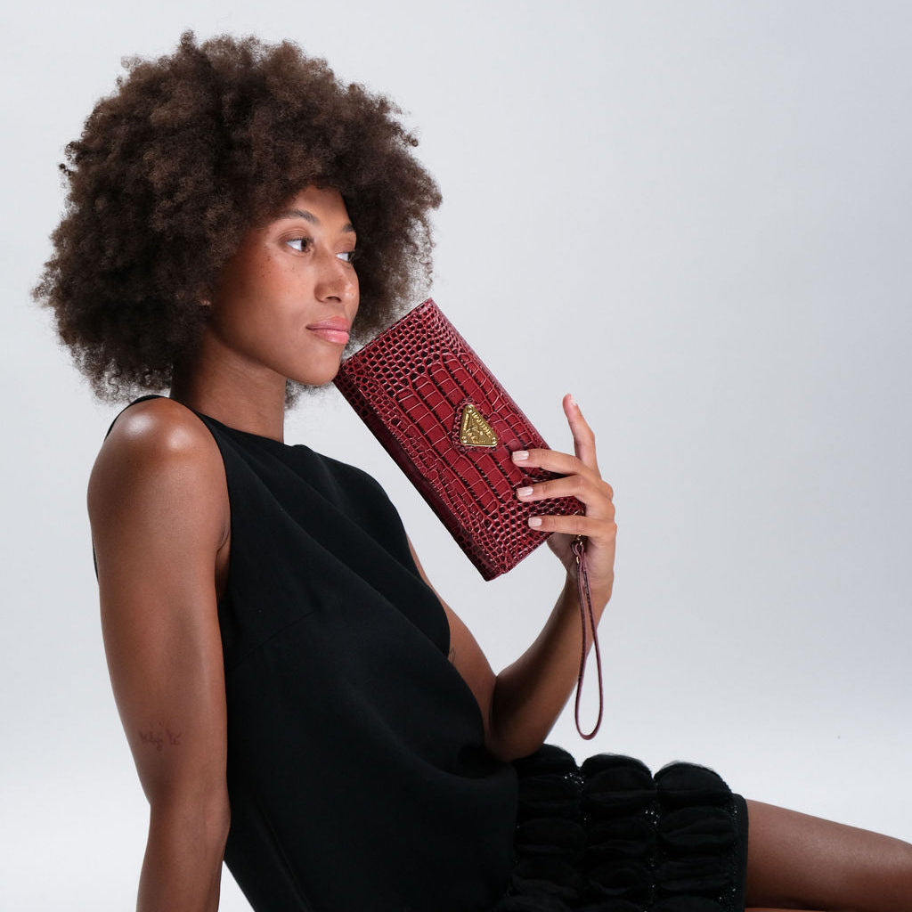 FRESENS | Clutch Croco antique rot/gold - on body