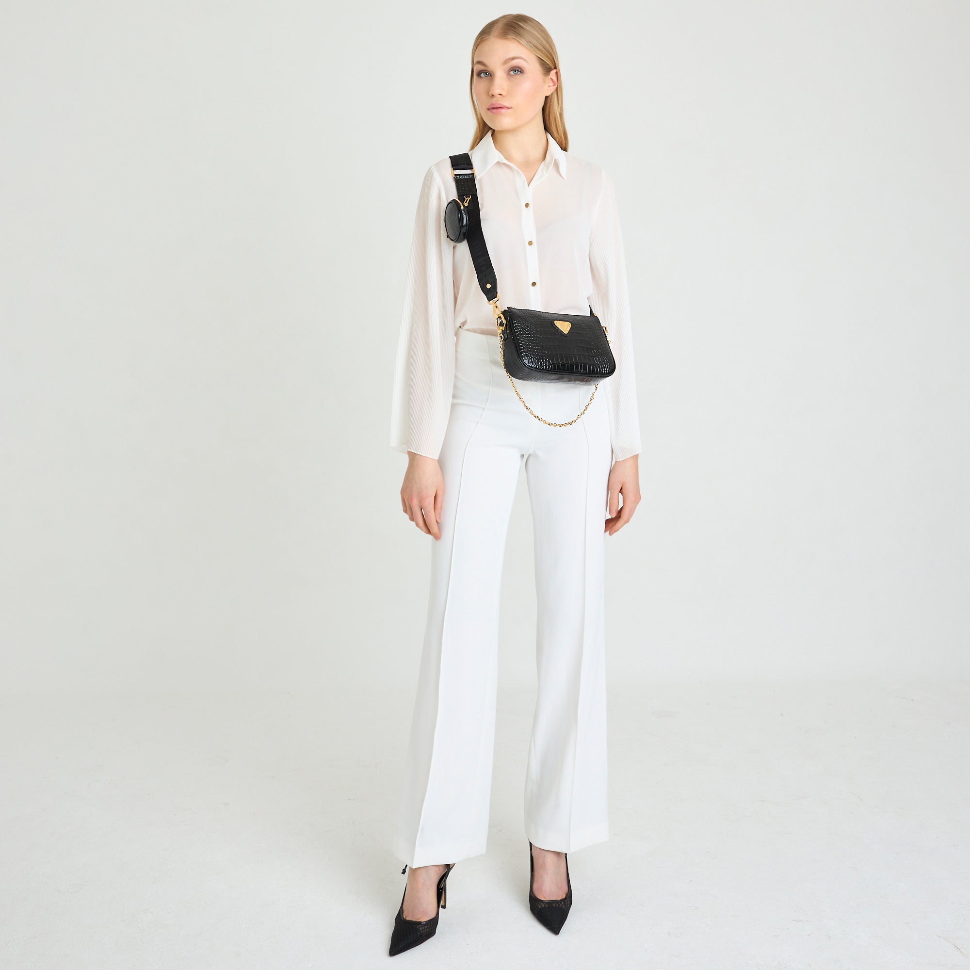 ZELL| Umhängetasche Croco schwarz/gold - on  body