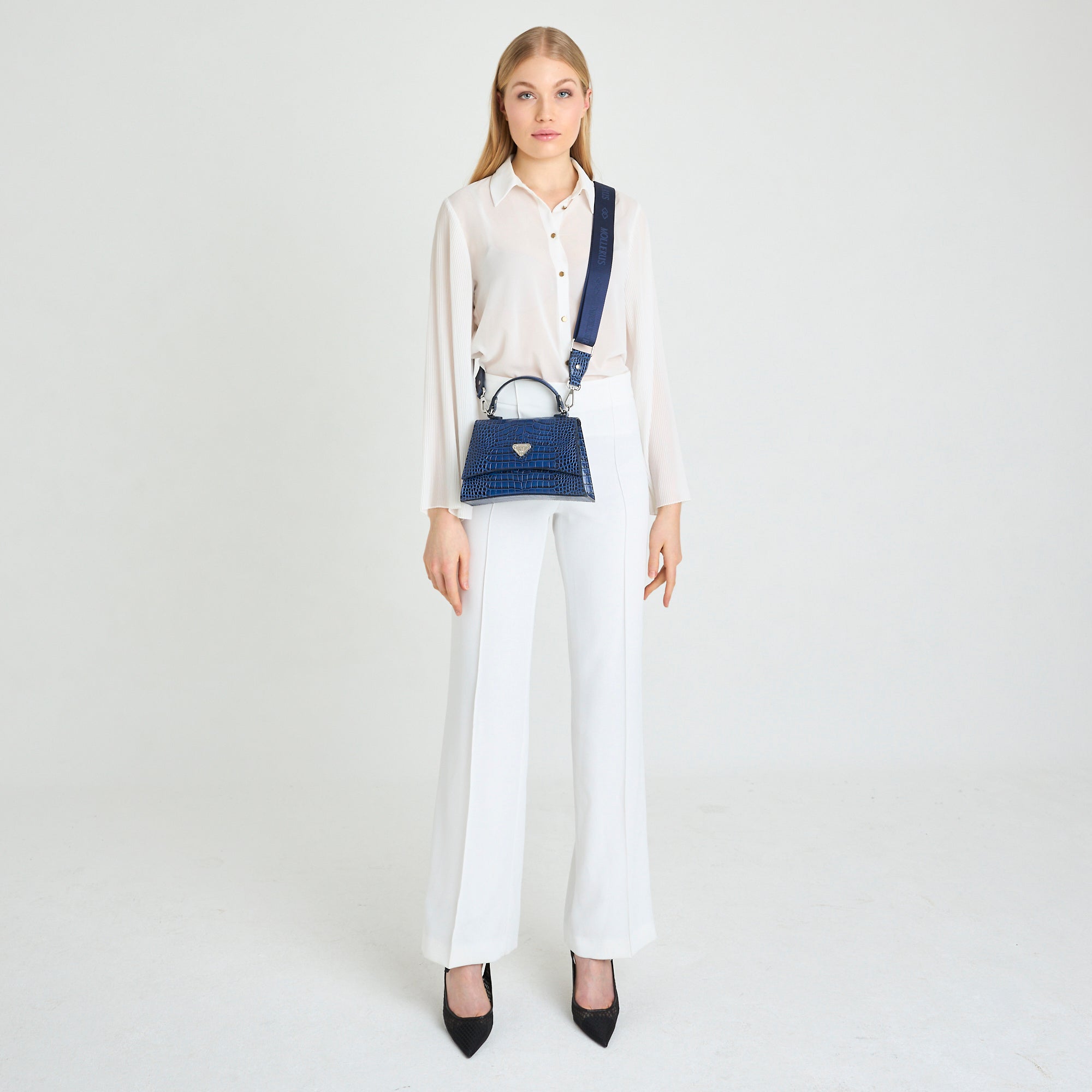 ROMONT | Umhängetasche Croco sapphire blau/gold - on body