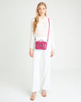 MEYRIN | Umhängetasche croco blush pink/silber ON BODY