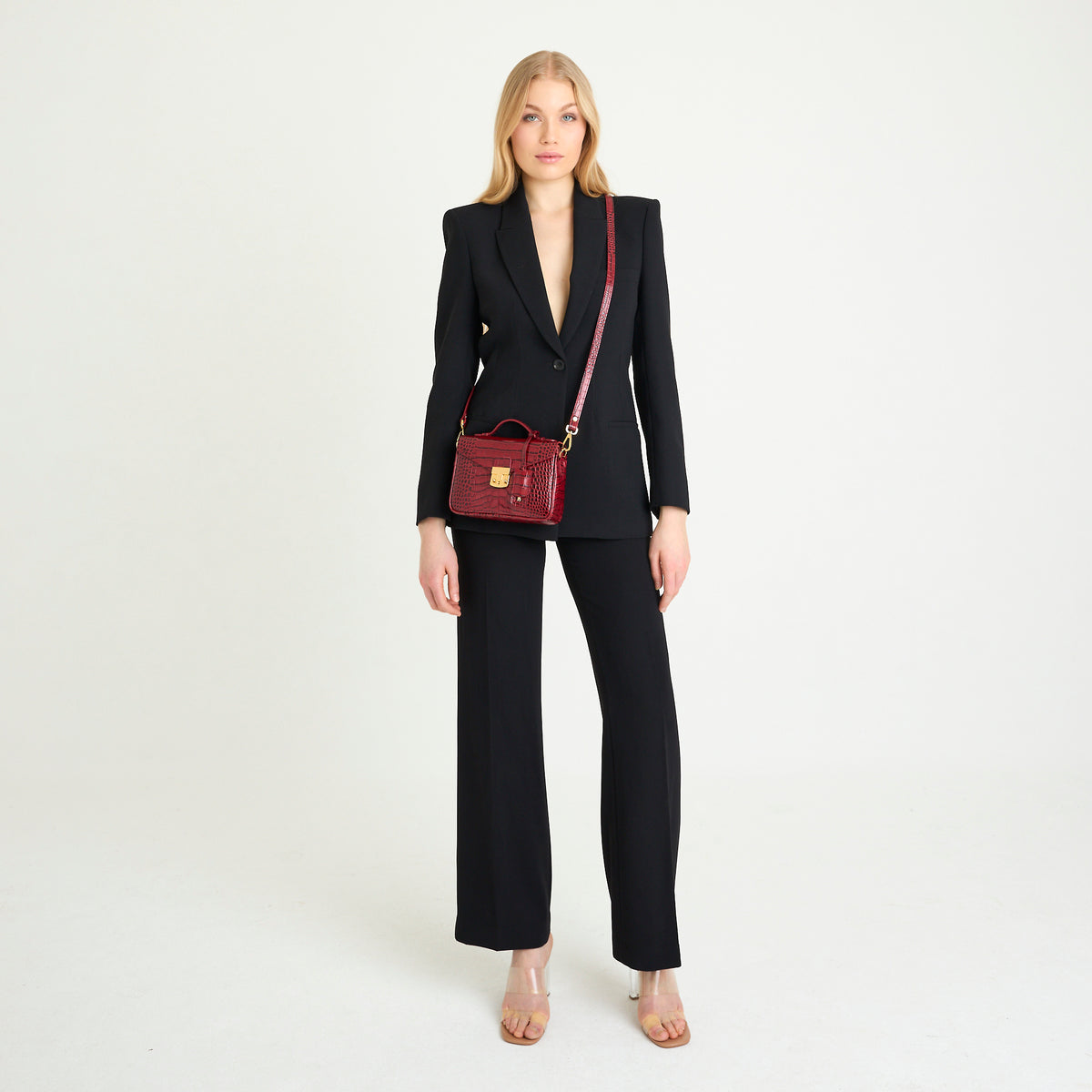 MEYRIN | Umhängetasche croco antique rot/gold - full body