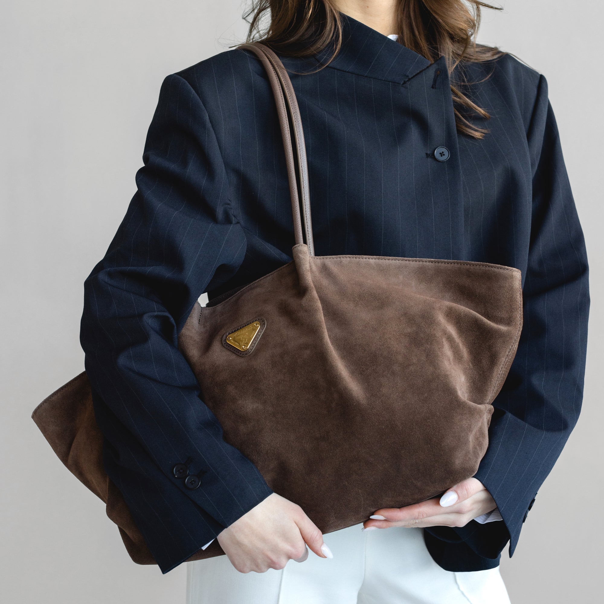 ANDERMATT | Schultertasche Wildleder braun/gold - detail