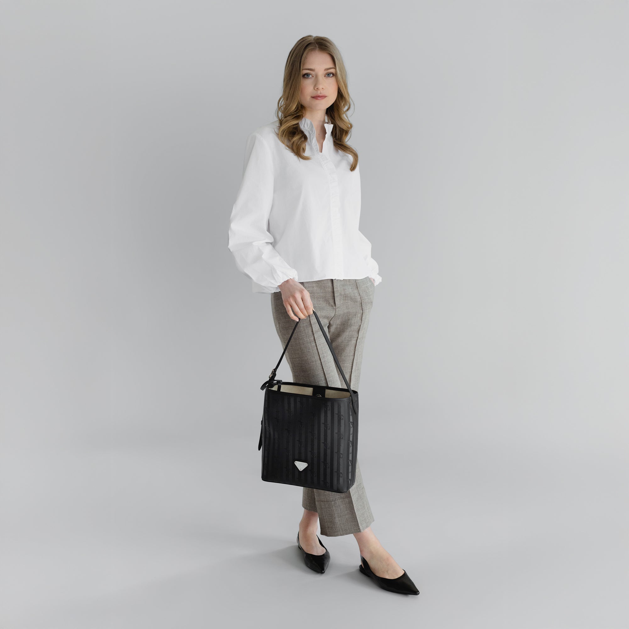 BANNWIL | Beuteltasche classic schwarz/silber - full body 