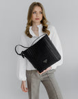 BANNWIL | Beuteltasche classic schwarz/silber - close up 