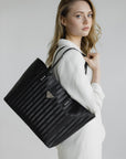 BERN | Shopper Diamonds classic schwarz/silber - getragen